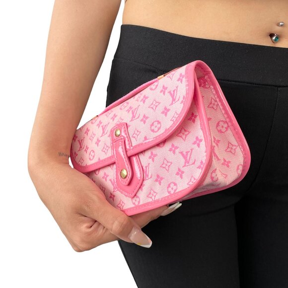 LOUIS VUITTON Vintage Monogram Mini Lin Trousse Mary Kate Pochette Bag [106007] - Picture 2 of 12